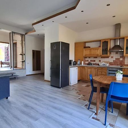 Spacious Condo 5 Min To Jurmala Beach מראה חיצוני תמונה